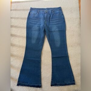 Women's Plus Raw hem Flare Leg Jeans